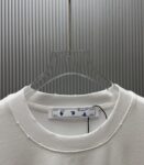 P75 （严控品质 ） 款式：off-white短袖T恤 面料：300克重双纱100%棉 罗纹：320克重索络纳1*1潮牌 工艺：洗水磨破印花 颜色：白 天蓝 灰 黑 尺码：M—4XL 无性别区分 男女同款