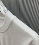 P75 （严控品质 ） 款式：off-white短袖T恤 面料：300克重双纱100%棉 罗纹：320克重索络纳1*1潮牌 工艺：洗水磨破印花 颜色：白 天蓝 灰 黑 尺码：M—4XL 无性别区分 男女同款