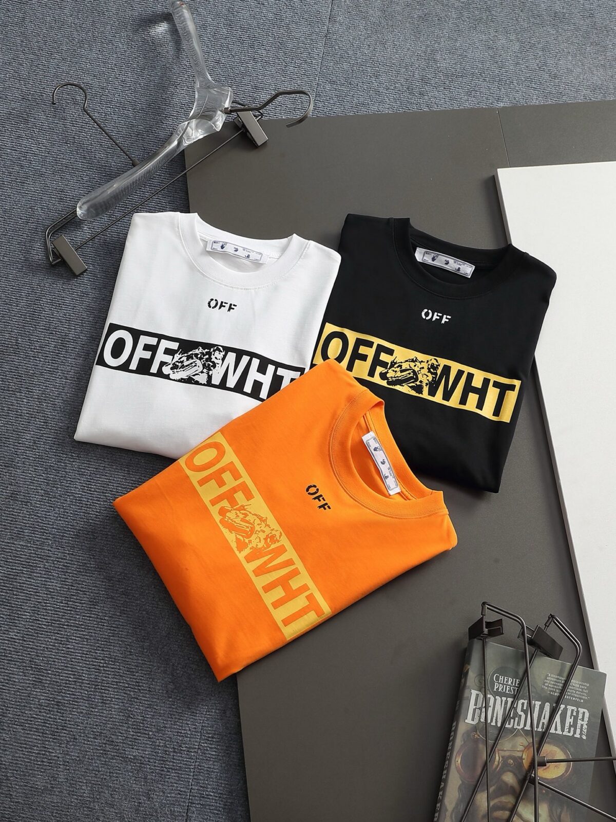 P75 OFF-WHITE 原版面料 官方同款 短袖T恤 定制 同缸染面料 手感非常舒服 春夏最新砖柜同步 时尚又个性 超级百搭好看 男女都非常合适 人手必备款 吊牌 领标 水洗麦 三标齐全 颜色: 黑白橙 尺码：XS~L