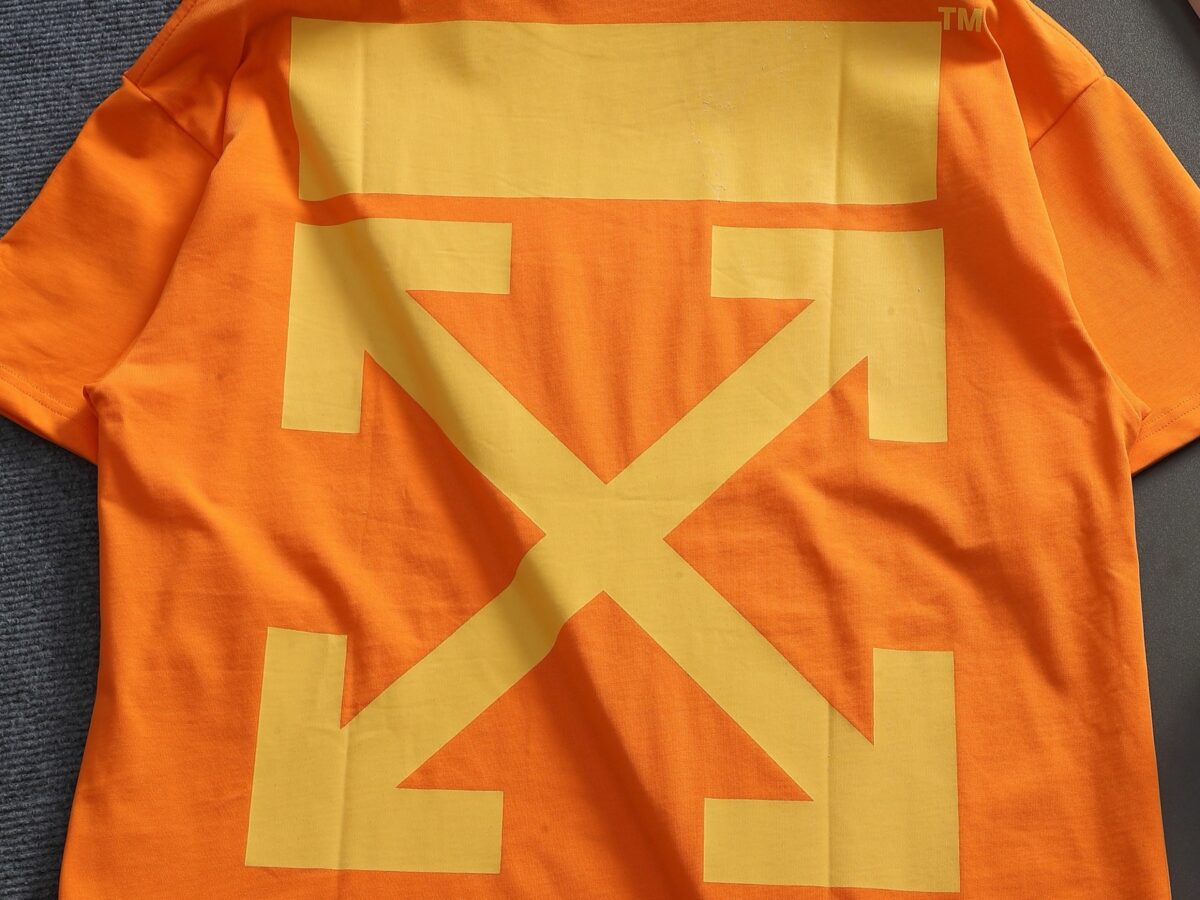 P75 OFF-WHITE 原版面料 官方同款 短袖T恤 定制 同缸染面料 手感非常舒服 春夏最新砖柜同步 时尚又个性 超级百搭好看 男女都非常合适 人手必备款 吊牌 领标 水洗麦 三标齐全 颜色: 黑白橙 尺码：XS~L
