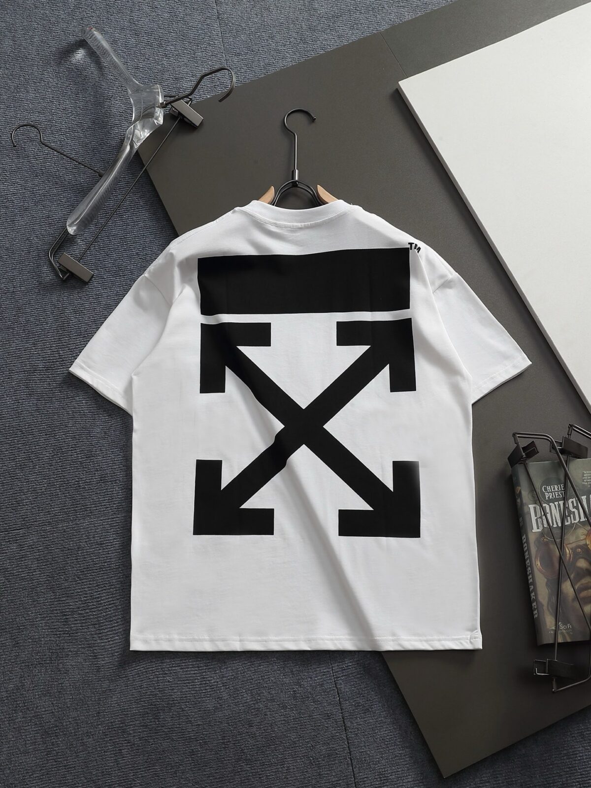 P75 OFF-WHITE 原版面料 官方同款 短袖T恤 定制 同缸染面料 手感非常舒服 春夏最新砖柜同步 时尚又个性 超级百搭好看 男女都非常合适 人手必备款 吊牌 领标 水洗麦 三标齐全 颜色: 黑白橙 尺码：XS~L