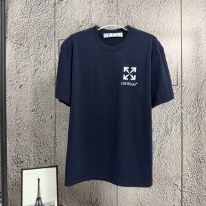 P70 《𝙉𝙚𝙬⚜️off》 2026春夏新款短袖T恤 重磅纯棉字母logo印花 颜色：棕色 紫色 黑色 藏蓝色 码数：S M L XL XXL