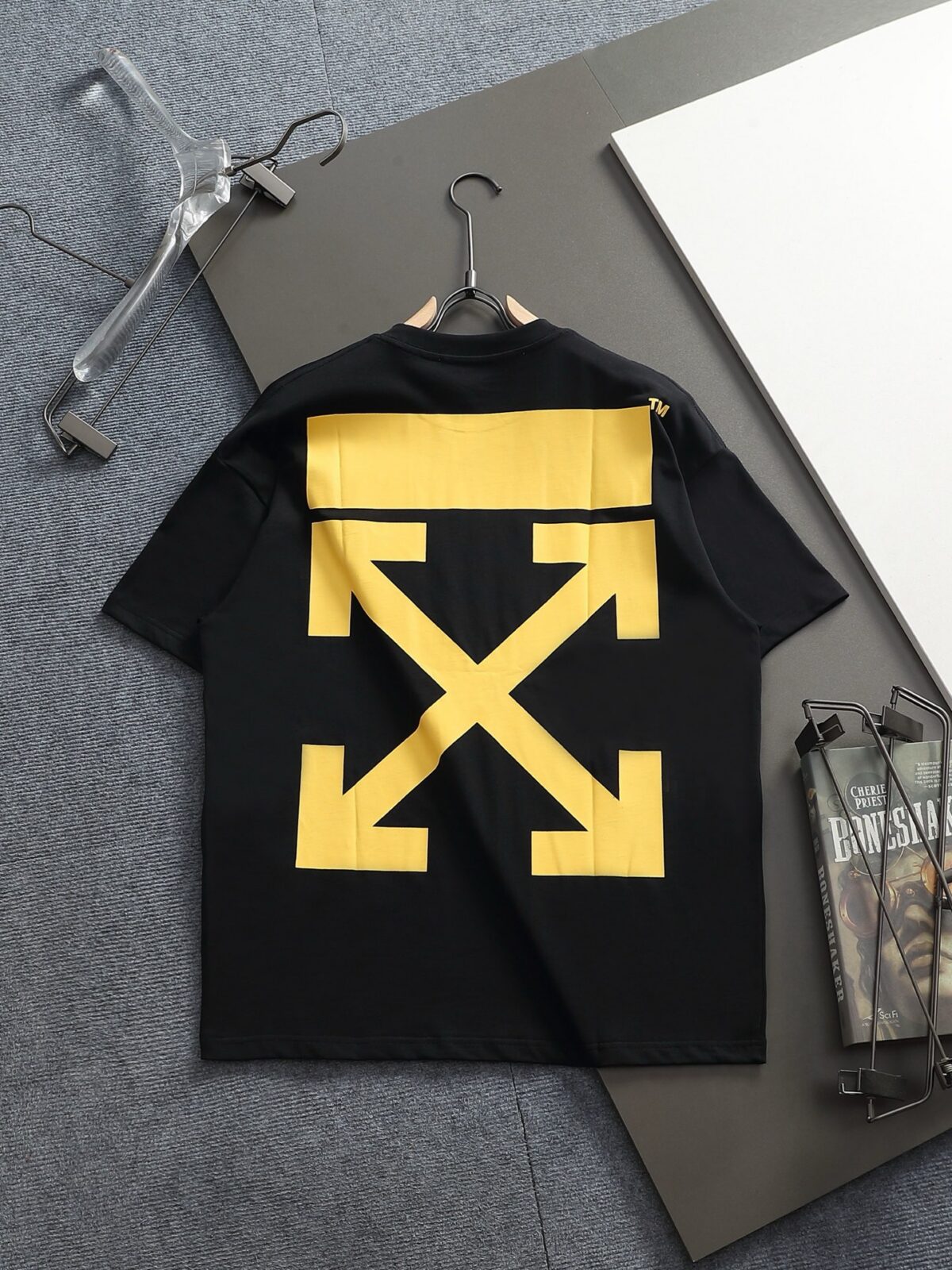 P75 OFF-WHITE 原版面料 官方同款 短袖T恤 定制 同缸染面料 手感非常舒服 春夏最新砖柜同步 时尚又个性 超级百搭好看 男女都非常合适 人手必备款 吊牌 领标 水洗麦 三标齐全 颜色: 黑白橙 尺码：XS~L