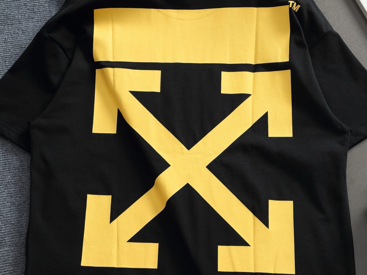 P75 OFF-WHITE 原版面料 官方同款 短袖T恤 定制 同缸染面料 手感非常舒服 春夏最新砖柜同步 时尚又个性 超级百搭好看 男女都非常合适 人手必备款 吊牌 领标 水洗麦 三标齐全 颜色: 黑白橙 尺码：XS~L