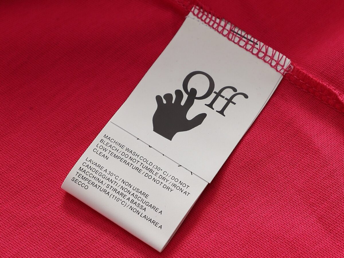 P75 OFF-WHITE 月球背面🌕大LOGO 原版面料 官方同款 短袖T恤 定制 同缸染面料 手感非常舒服 春夏最新砖柜同步 时尚又个性 超级百搭好看 男女都非常合适 人手必备款 吊牌 领标 水洗麦 三标齐全 颜色: 黑白粉 尺码：XS~L