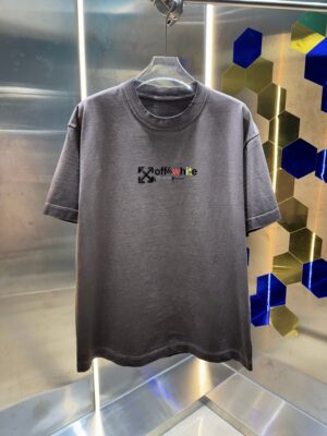 P80 OFF-white/2026春夏新款 洗水磨破320克圆领短袖tee 男女同款宽松版 吊牌 领标 洗水唛 三标齐全 颜色 :洗水黑 洗水白 洗水灰 褐色 尺码 :S M L XL XXL ​