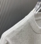P70 （严控品质 ） 款式：off-white短袖T恤 面料：300克重双纱100%棉 罗纹：320克重索络纳1*1潮牌 工艺：印花 颜色：白 炫酷蓝 花灰 蓝 黑 尺码：M—4XL 无性别区分 男女同款