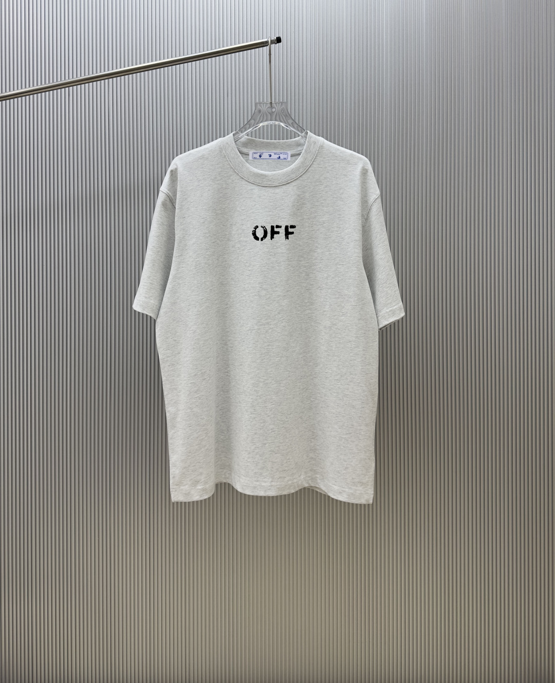 weigou_234657_0_17c0c8469f P70 (严控品质 ) 款式:off-white短袖T恤 面料:300克重双纱100%棉 罗纹:320克重索络纳1*1潮牌 工艺:印花 颜色:白 夜蓝 花灰 红 黑 尺码:M—4XL 无性别区分 男女同款
