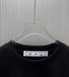 P70 （严控品质 ） 款式：off-white短袖T恤 面料：300克重双纱100%棉 罗纹：320克重索络纳1*1潮牌 工艺：印花 颜色：白 蓝 花灰 黑 尺码：M—4XL 无性别区分 男女同款