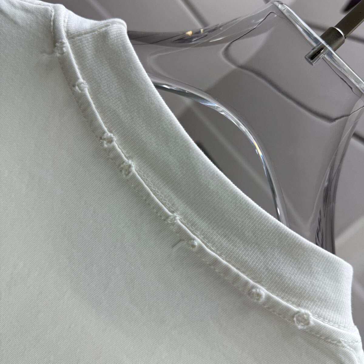 weigou_234786_7_efd387a2f5 P80 OFF 2026春夏新款 洗水磨破320克圆领短袖tee 男女同款宽松版 颜色 :洗水深黑 洗水白 洗水灰 褐色 洗水红色 尺码 :S M L XL XXL 尺码: S (90-130斤) M (120-150斤) L (140-165斤) XL (160-180斤) XXL (180-210斤)