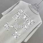 P70 （严控品质 ） 款式：off-white短袖T恤 面料：300克重双纱100%棉 罗纹：320克重索络纳1*1潮牌 工艺：印花 颜色：白 炫酷蓝 花灰 红 黑 尺码：M—4XL 无性别区分 男女同款