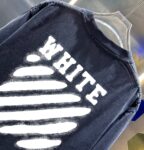 P80 OFF-white/2026春夏新款 洗水磨破320克圆领短袖tee 男女同款宽松版 吊牌 领标 洗水唛 三标齐全 颜色 :洗水黑 洗水白 洗水灰 褐色 尺码 :S M L XL XXL ​
