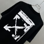 P70 （严控品质 ） 款式：off-white短袖T恤 面料：300克重双纱100%棉 罗纹：320克重索络纳1*1潮牌 工艺：印花 颜色：白 夜蓝 红 黑 尺码：M—4XL 无性别区分 男女同款