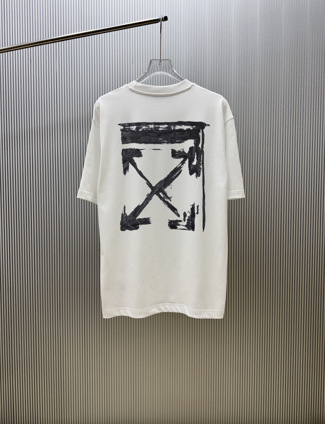P70 （严控品质 ） 款式：off-white短袖T恤 面料：300克重双纱100%棉 罗纹：320克重索络纳1*1潮牌 工艺：印花 颜色：白 夜蓝 红 黑 尺码：M—4XL 无性别区分 男女同款