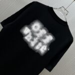 P70 （严控品质 ） 款式：off-white短袖T恤 面料：300克重双纱100%棉 罗纹：320克重索络纳1*1潮牌 工艺：印花 颜色：白 蓝 花灰 黑 尺码：M—4XL 无性别区分 男女同款