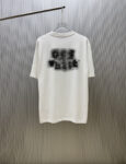 P70 （严控品质 ） 款式：off-white短袖T恤 面料：300克重双纱100%棉 罗纹：320克重索络纳1*1潮牌 工艺：印花 颜色：白 蓝 花灰 黑 尺码：M—4XL 无性别区分 男女同款