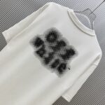 P70 （严控品质 ） 款式：off-white短袖T恤 面料：300克重双纱100%棉 罗纹：320克重索络纳1*1潮牌 工艺：印花 颜色：白 蓝 花灰 黑 尺码：M—4XL 无性别区分 男女同款