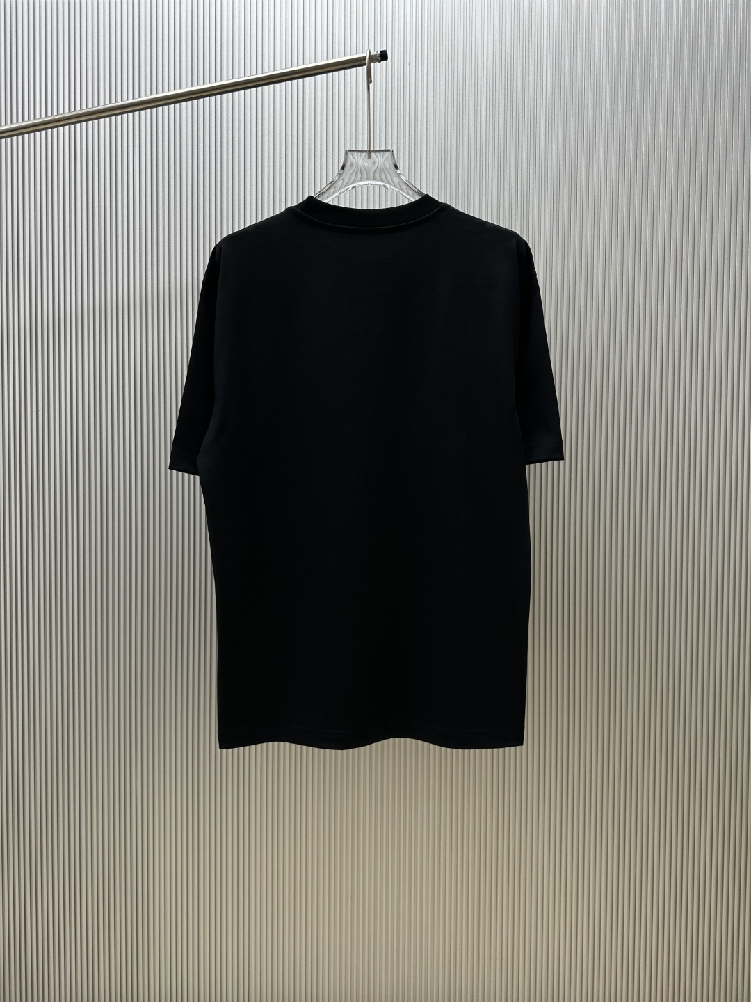 P70 （严控品质 ） 款式：off-white短袖T恤 面料：300克重双纱100%棉 罗纹：320克重索络纳1*1潮牌 工艺：印花 颜色：白 炫酷蓝 花灰 黑 尺码：M—4XL 无性别区分 男女同款
