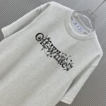 P70 （严控品质 ） 款式：off-white短袖T恤 面料：300克重双纱100%棉 罗纹：320克重索络纳1*1潮牌 工艺：印花 颜色：白 炫酷蓝 花灰 黑 尺码：M—4XL 无性别区分 男女同款
