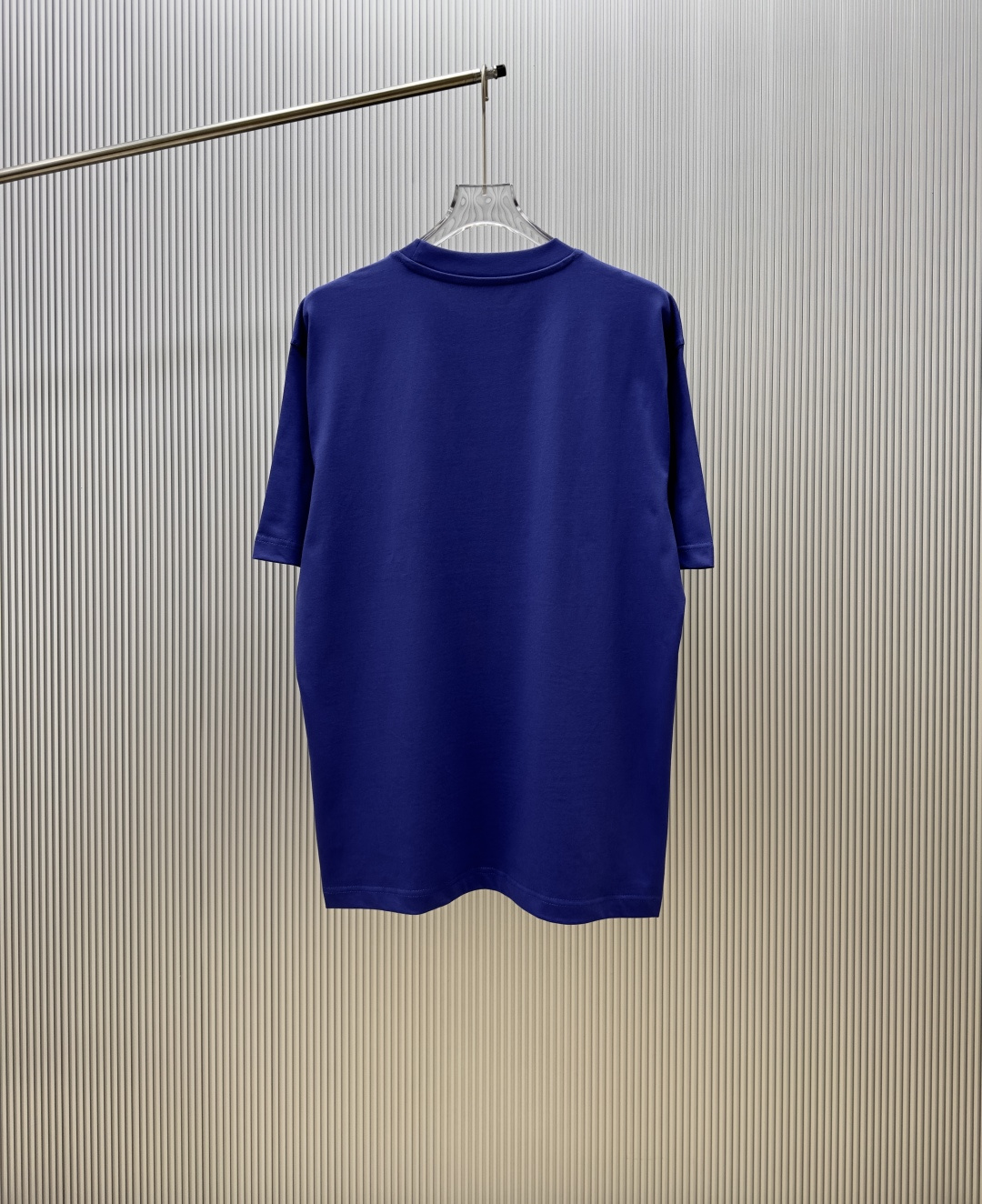P70 （严控品质 ） 款式：off-white短袖T恤 面料：300克重双纱100%棉 罗纹：320克重索络纳1*1潮牌 工艺：印花 颜色：白 炫酷蓝 花灰 黑 尺码：M—4XL 无性别区分 男女同款