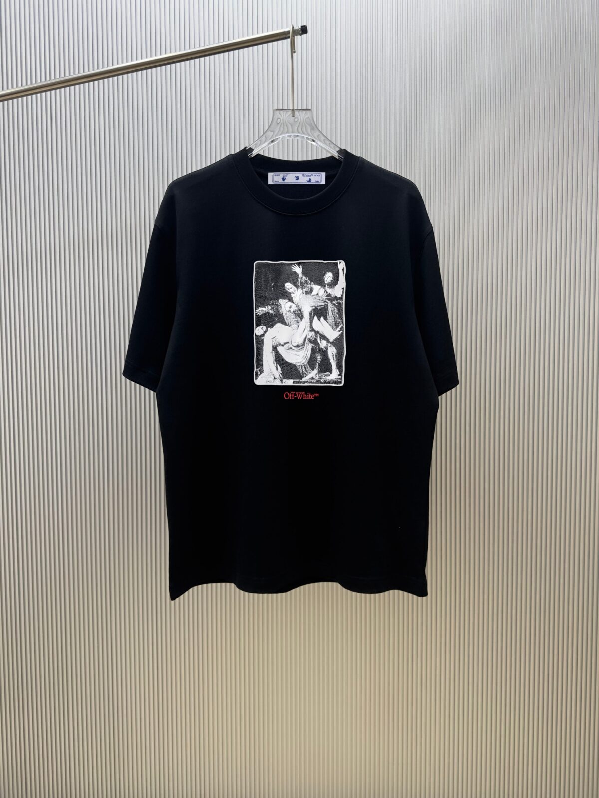 P70 （严控品质 ） 款式：off-white短袖T恤 面料：300克重双纱100%棉 罗纹：320克重索络纳1*1潮牌 工艺：印花 颜色：白 粉 花灰 蓝 炫酷蓝 黑 尺码：M—4XL 无性别区分 男女同款