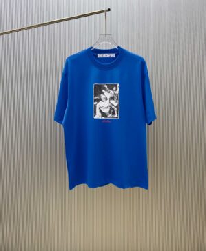 P70 （严控品质 ） 款式：off-white短袖T恤 面料：300克重双纱100%棉 罗纹：320克重索络纳1*1潮牌 工艺：印花 颜色：白 粉 花灰 蓝 炫酷蓝 黑 尺码：M—4XL 无性别区分 男女同款