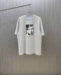 P70 （严控品质 ） 款式：off-white短袖T恤 面料：300克重双纱100%棉 罗纹：320克重索络纳1*1潮牌 工艺：印花 颜色：白 粉 花灰 蓝 炫酷蓝 黑 尺码：M—4XL 无性别区分 男女同款