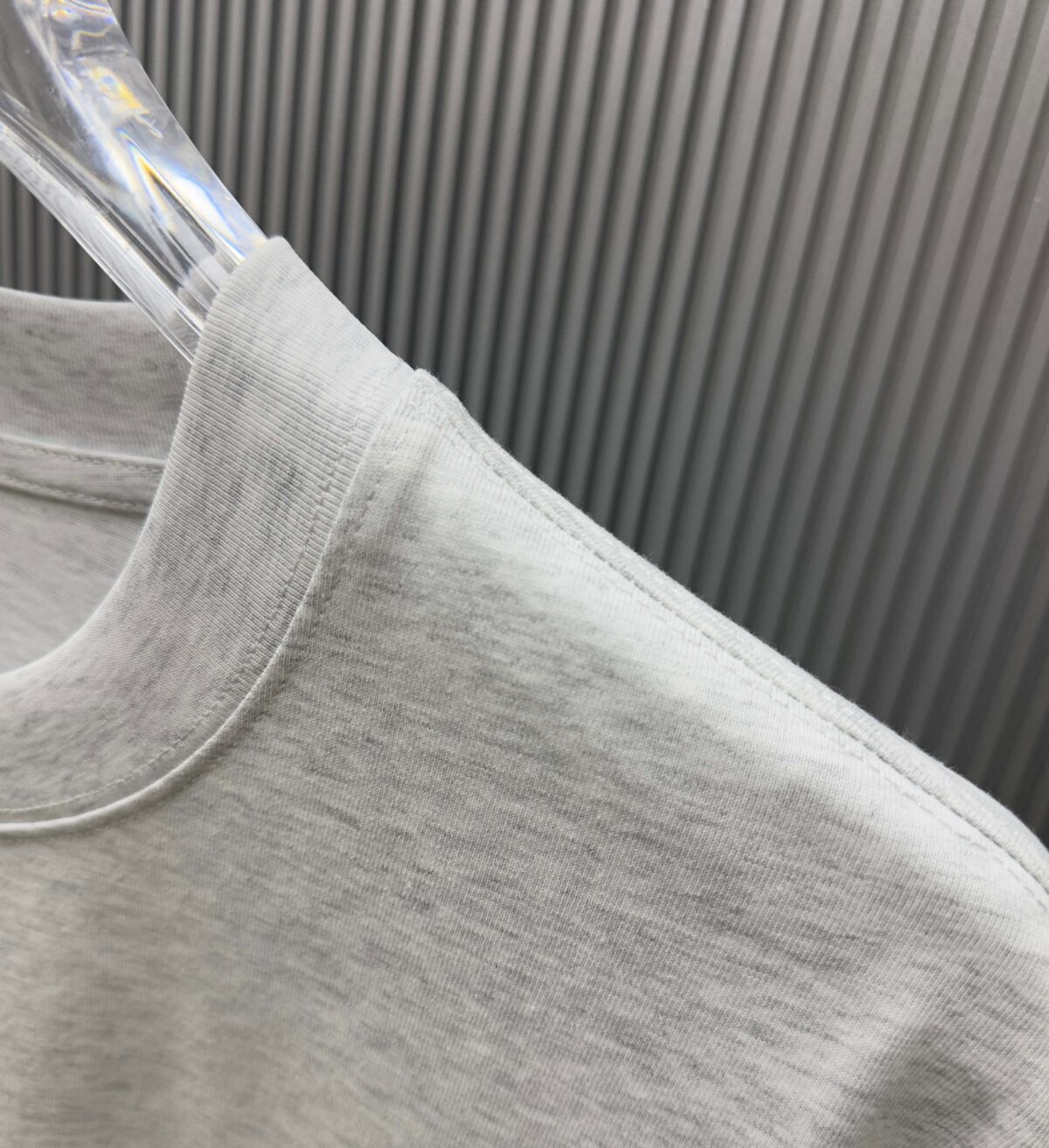 P70 （严控品质 ） 款式：off-white短袖T恤 面料：300克重双纱100%棉 罗纹：320克重索络纳1*1潮牌 工艺：印花 颜色：白 粉 花灰 蓝 炫酷蓝 黑 尺码：M—4XL 无性别区分 男女同款