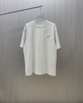 P70 （严控品质 ） 款式：off-white短袖T恤 面料：300克重双纱100%棉 罗纹：320克重索络纳1*1潮牌 工艺：印花 颜色：白 橙 花灰 红 炫酷蓝 黑 尺码：M—4XL 无性别区分 男女同款