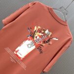 P70 （严控品质 ） 款式：off-white短袖T恤 面料：300克重双纱100%棉 罗纹：320克重索络纳1*1潮牌 工艺：印花 颜色：白 橙 花灰 红 炫酷蓝 黑 尺码：M—4XL 无性别区分 男女同款