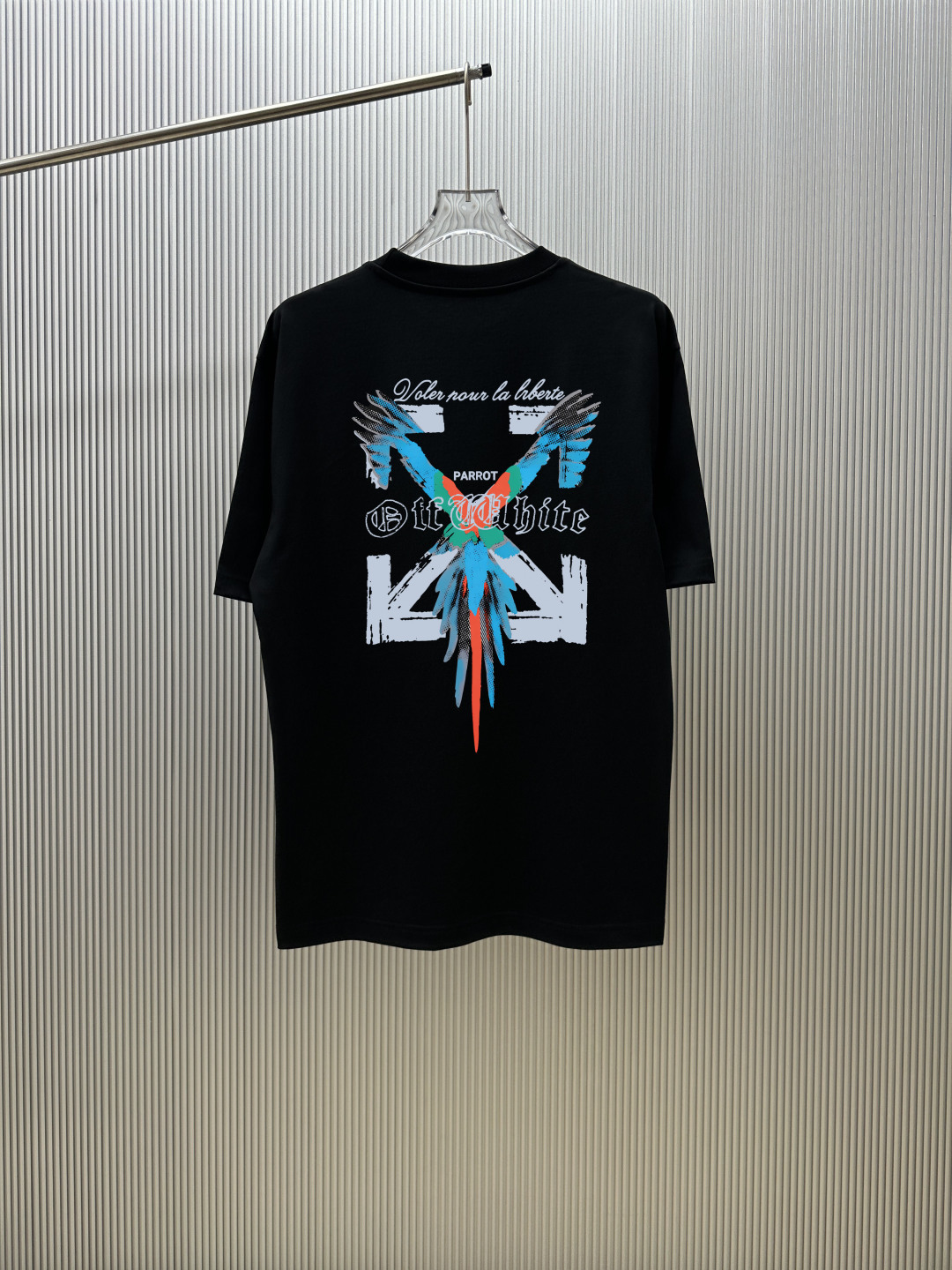 P70 （严控品质 ） 款式：off-white短袖T恤 面料：300克重双纱100%棉 罗纹：320克重索络纳1*1潮牌 工艺：印花 颜色：白 粉 花灰 橙 红 黑 尺码：M—4XL 无性别区分 男女同款