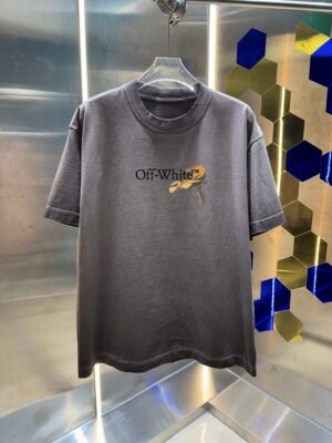 P80 OFF-white/2026春夏新款 洗水磨破320克圆领短袖tee 男女同款宽松版 吊牌 领标 洗水唛 三标齐全 颜色 :洗水黑 洗水白 洗水灰 褐色 尺码 :S M L XL XXL