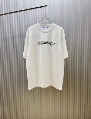 P70 （严控品质 ） 款式：off-white短袖T恤 面料：300克重双纱100%棉 罗纹：320克重索络纳1*1潮牌 工艺：印花 颜色：白 蓝 花灰 黑 尺码：M—4XL 无性别区分 男女同款