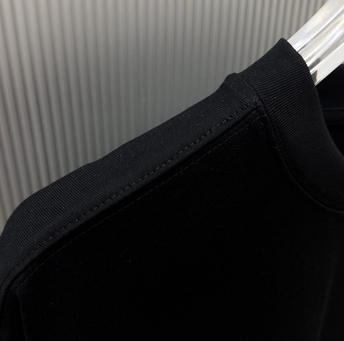 P70 （严控品质 ） 款式：off-white短袖T恤 面料：300克重双纱100%棉 罗纹：320克重索络纳1*1潮牌 工艺：印花 颜色：白 蓝 橙 夜蓝 红 黑 尺码：M—4XL 无性别区分 男女同款