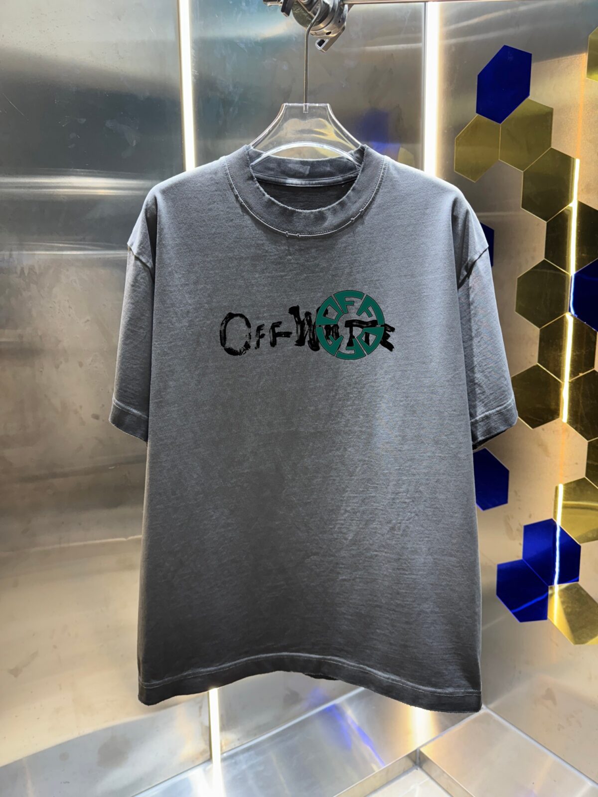 P80 OFF-white/2026春夏新款 洗水磨破320克圆领短袖tee 男女同款宽松版 吊牌 领标 洗水唛 三标齐全 颜色 :洗水黑 洗水白 洗水灰 褐色 尺码 :S M L XL XXL