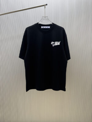 P70 （严控品质 ） 款式：off-white短袖T恤 面料：300克重双纱100%棉 罗纹：320克重索络纳1*1潮牌 工艺：印花 颜色：白 粉 花灰 蓝 黑 尺码：M—4XL 无性别区分 男女同款