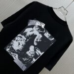 P70 （严控品质 ） 款式：off-white短袖T恤 面料：300克重双纱100%棉 罗纹：320克重索络纳1*1潮牌 工艺：印花 颜色：白 粉 花灰 蓝 黑 尺码：M—4XL 无性别区分 男女同款