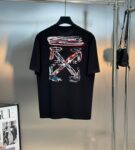P80 OFF-WHITE新品爆款OW 2026 奥斯克篇幅短袖T恤 衣服采用260克纯棉活性面料，耐洗不褪色不缩水，厚薄适中穿起来不会软塌塌，上身立挺有型。 高清数码白烫画印花，图案细节布料纹理清晰可见，与面料融为一体，并且印花上做了特殊处理，与YB一样手感。 定制YB全套辅料。 颜色：活性黑、白色 尺码:S-XXL