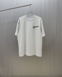 P70 （严控品质 ） 款式：off-white短袖T恤 面料：300克重双纱100%棉 罗纹：320克重索络纳1*1潮牌 工艺：印花 颜色：白 粉 花灰 蓝 黑 尺码：M—4XL 无性别区分 男女同款