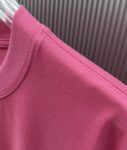 P70 （严控品质 ） 款式：off-white短袖T恤 面料：300克重双纱100%棉 罗纹：320克重索络纳1*1潮牌 工艺：印花 颜色：白 粉 花灰 蓝 黑 尺码：M—4XL 无性别区分 男女同款