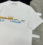 weigou_237020_4_9f8aed9554 P80 OFF-WHITE新品爆款OW 2026 奥斯克篇幅短袖T恤 衣服采用260克纯棉活性面料,耐洗不褪色不缩水,厚薄适中穿起来不会软塌塌,上身立挺有型。 高清数码白烫画印花,图案细节布料纹理清晰可见,与面料融为一体,并且印花上做了特殊处理,与YB一样手感。 定制YB全套辅料。 颜色:活性黑、白色 红色 尺码:S-XXL