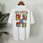 P80 OFF-WHITE新品爆款OW 2026 奥斯克篇幅短袖T恤 衣服采用260克纯棉活性面料，耐洗不褪色不缩水，厚薄适中穿起来不会软塌塌，上身立挺有型。 高清数码白烫画印花，图案细节布料纹理清晰可见，与面料融为一体，并且印花上做了特殊处理，与YB一样手感。 定制YB全套辅料。 颜色：活性黑、白色 尺码:S-XXL