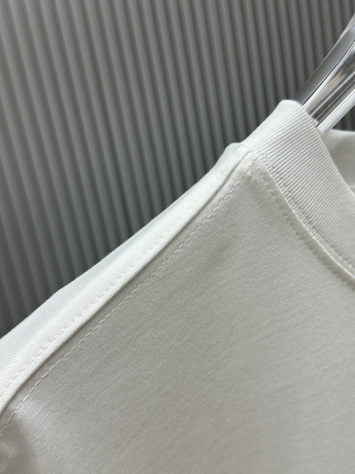 P70 （严控品质 ） 款式：off-white短袖T恤 面料：300克重双纱100%棉 罗纹：320克重索络纳1*1潮牌 工艺：印花 颜色：白 炫酷蓝 黑 尺码：M—4XL 无性别区分 男女同款