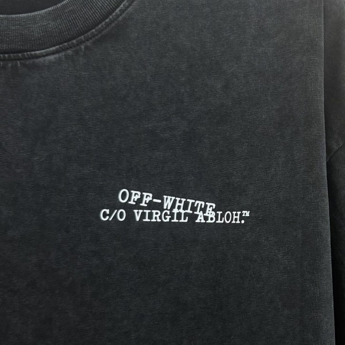 P80 《𝙉𝙚𝙬⚜️off》 2026春夏新款短袖T恤 32支275克双纱棉、做旧洗水炒雪花印花 颜色：黑色 蓝色 卡其色 白色 码数：S M L XL XXL