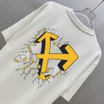 P70 （严控品质 ） 款式：off-white短袖T恤 面料：300克重双纱100%棉 罗纹：320克重索络纳1*1潮牌 工艺：印花 颜色：白 橙 炫酷蓝 红 黑 尺码：M—4XL 无性别区分 男女同款