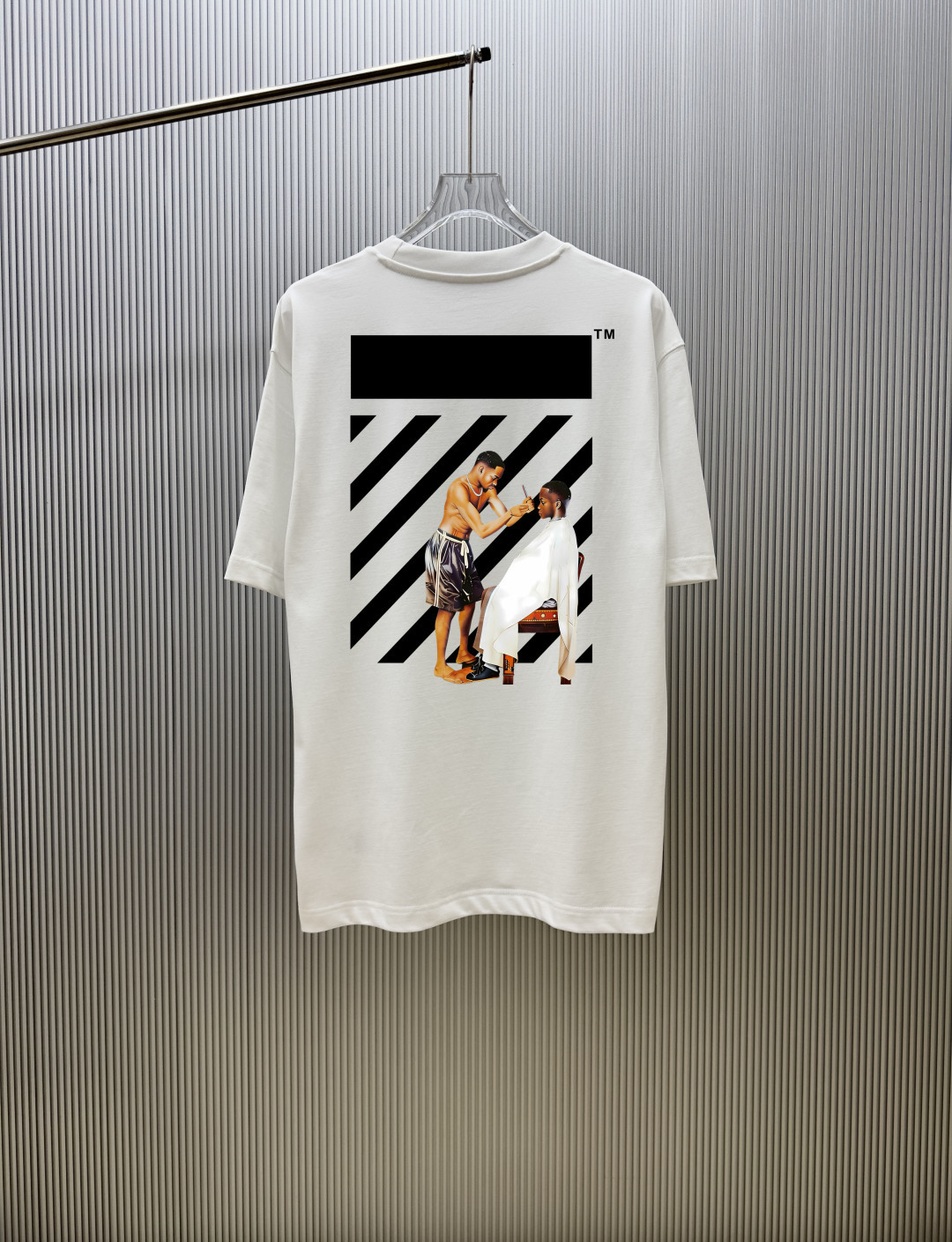 P70 （严控品质 ） 款式：off-white短袖T恤 面料：300克重双纱100%棉 罗纹：320克重索络纳1*1潮牌 工艺：印花 颜色：白 橙 蓝 红 黑 尺码：M—4XL 无性别区分 男女同款