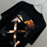 P70 （严控品质 ） 款式：off-white短袖T恤 面料：300克重双纱100%棉 罗纹：320克重索络纳1*1潮牌 工艺：印花 颜色：白 蓝 花灰 红 夜蓝 黑 尺码：M—4XL 无性别区分 男女同款