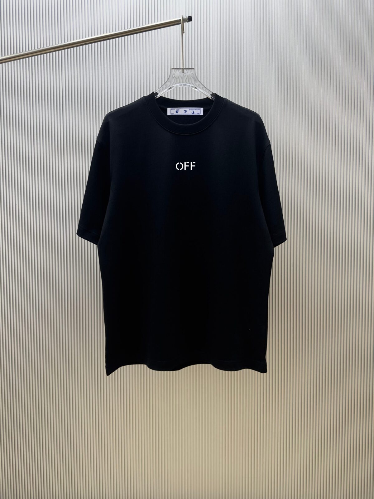 P70 （严控品质 ） 款式：off-white短袖T恤 面料：300克重双纱100%棉 罗纹：320克重索络纳1*1潮牌 工艺：印花 颜色：白 蓝 粉 黑 尺码：M—4XL 无性别区分 男女同款