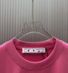 P70 （严控品质 ） 款式：off-white短袖T恤 面料：300克重双纱100%棉 罗纹：320克重索络纳1*1潮牌 工艺：印花 颜色：白 蓝 粉 黑 尺码：M—4XL 无性别区分 男女同款