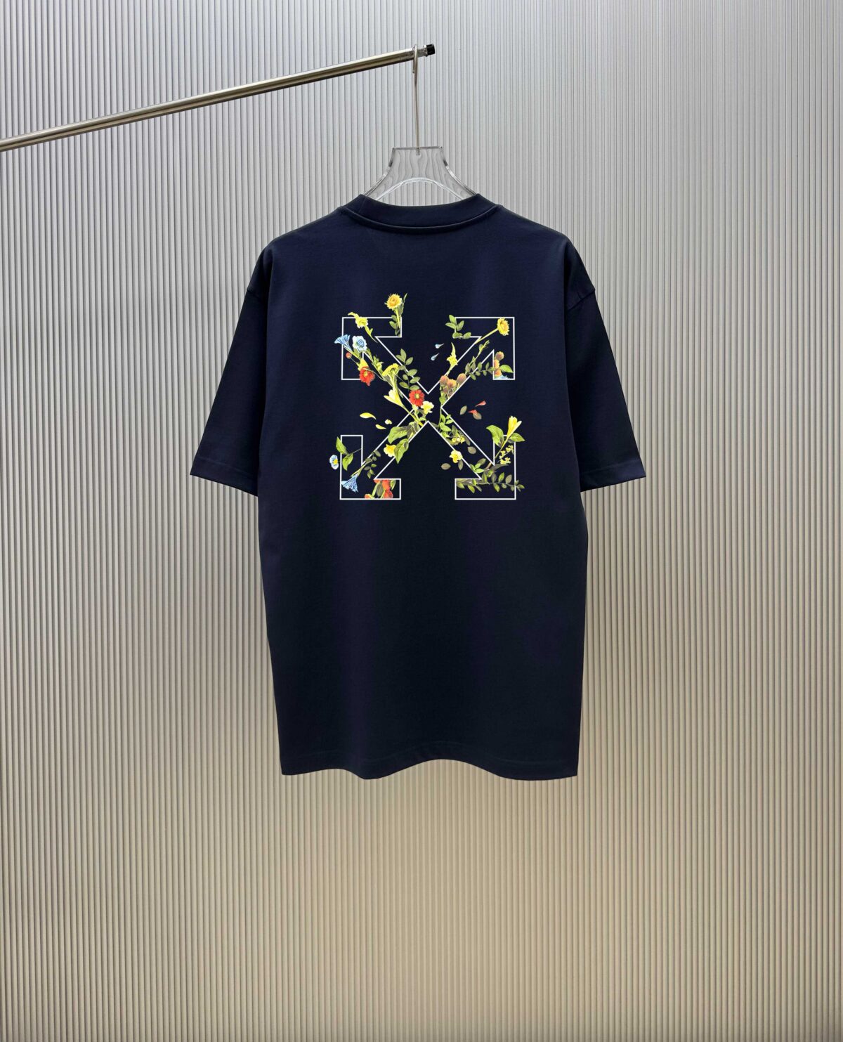 P70 （严控品质 ） 款式：off-white短袖T恤 面料：300克重双纱100%棉 罗纹：320克重索络纳1*1潮牌 工艺：印花 颜色：白 夜蓝 蓝 黑 尺码：M—4XL 无性别区分 男女同款